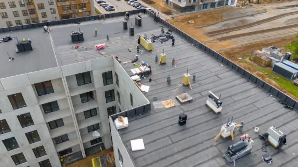 Flat roof installation on commercial building in Billings